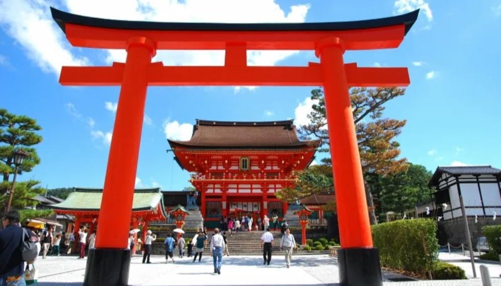 為什麼日本的神社前都有一座「鳥居」?