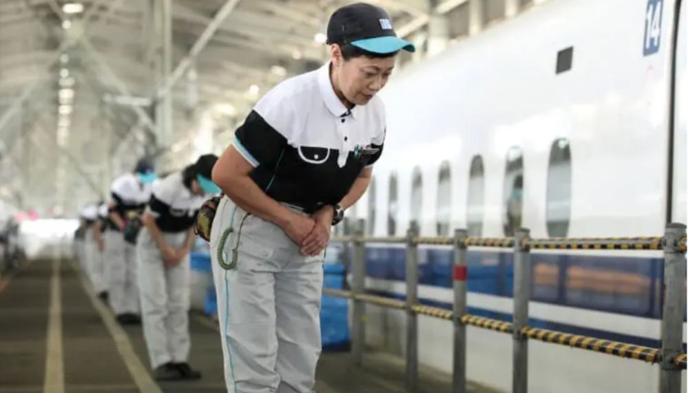 新幹線列車「7分鐘的奇蹟」向列車清潔員致敬!