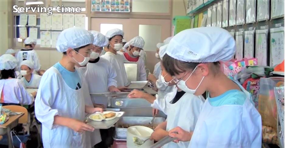 日本學校的午膳令外國人驚呆了! 原來這是他們引以為傲的文化?