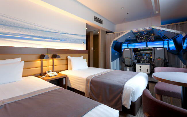 酒店房間裏竟然有駕駛艙？日本這酒店能實現你當飛機師的願望！