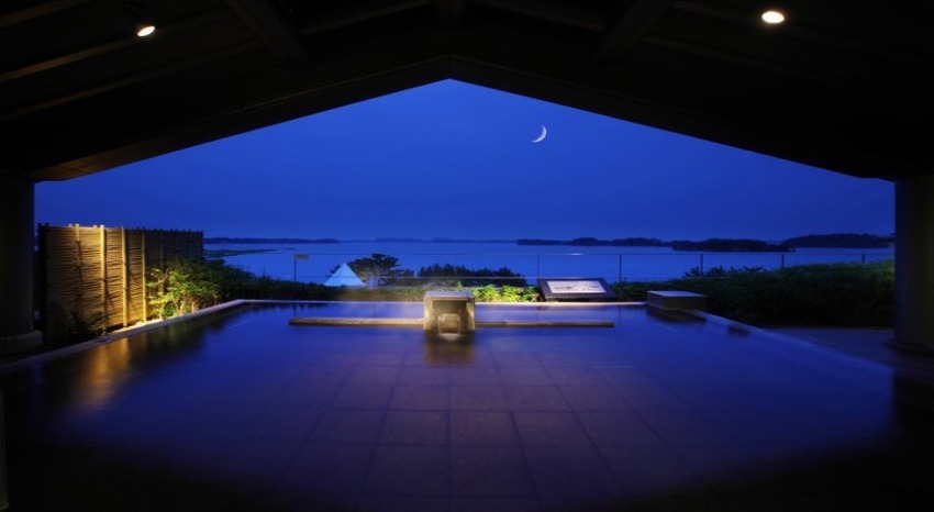 松島超絕美景：邊泡溫泉邊看海～人生完滿了～
